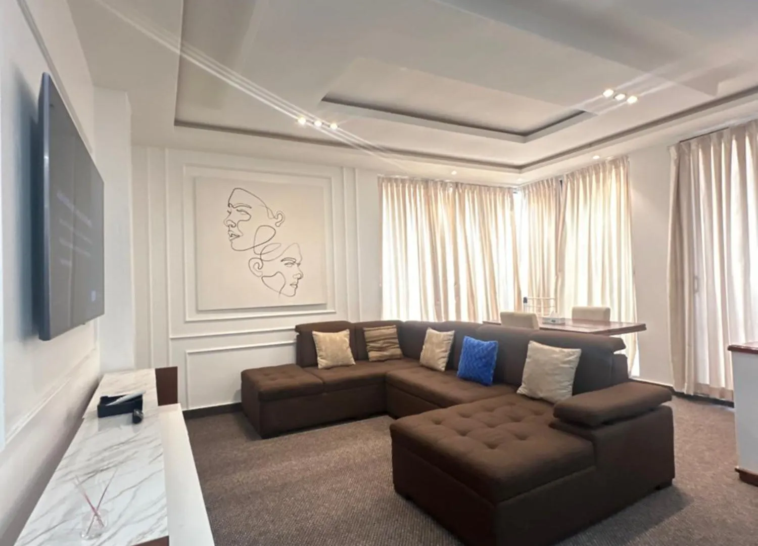Home Mome 1 Dakar